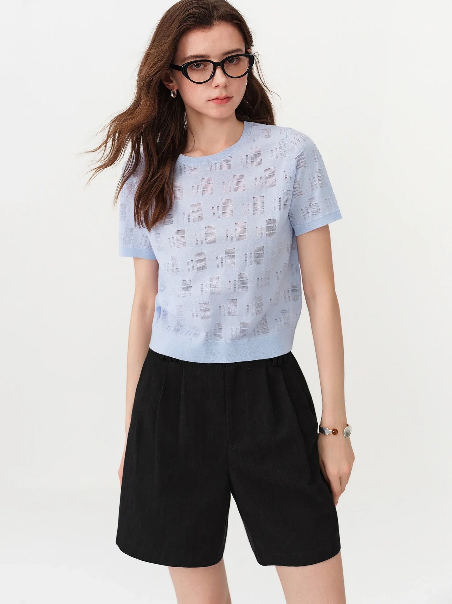 2026 Summer Women's Textured Cut-out Round Neck Short Sleeve Knit Top Soft Lightweight Breathable Blouse Elegant Style