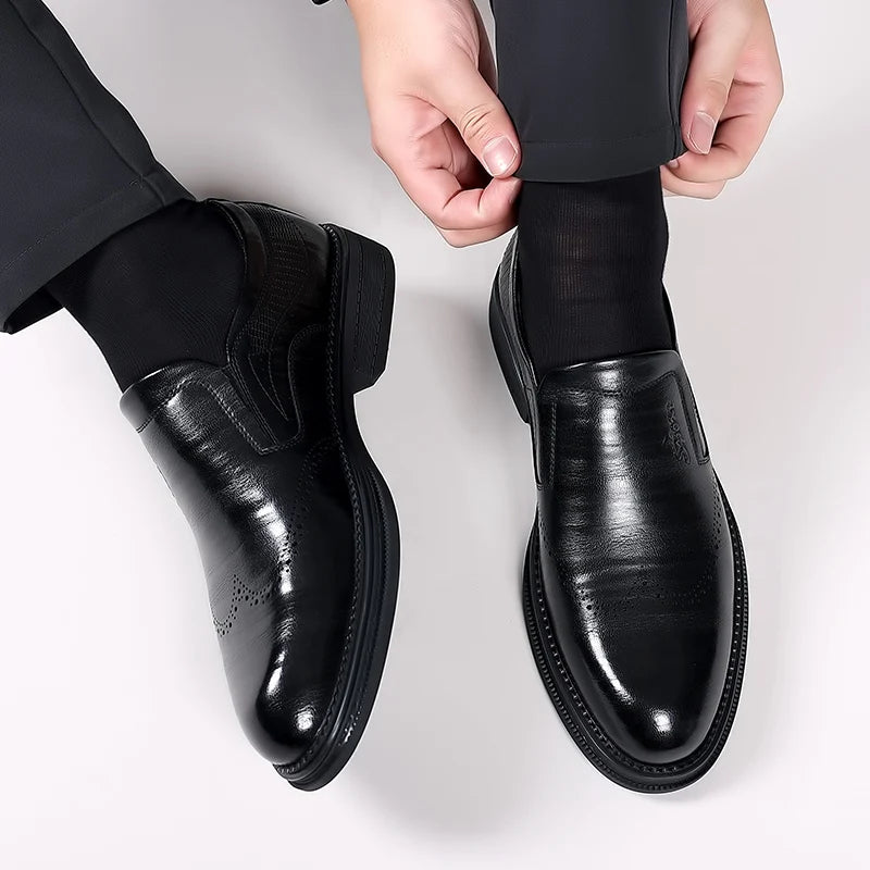 British Style Brand Men's Dress Shoes Fashion Patent Leather Men Business Flat Shoes Breathable Men Formal Office Working Shoes