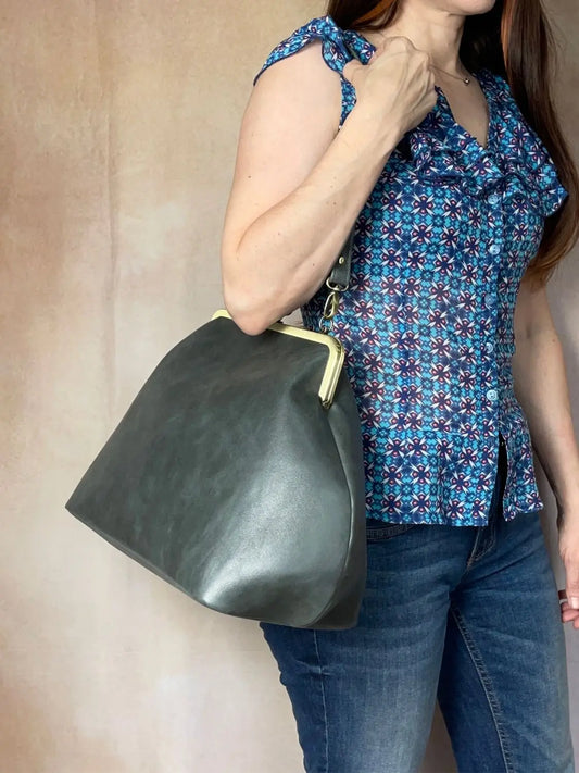 LOST IN VINTAGE Artificial Leather Bag Large Balls Bronze Kiss-lock Large Clutch Handbag Proudly Carried In Hand 35x30x20cm