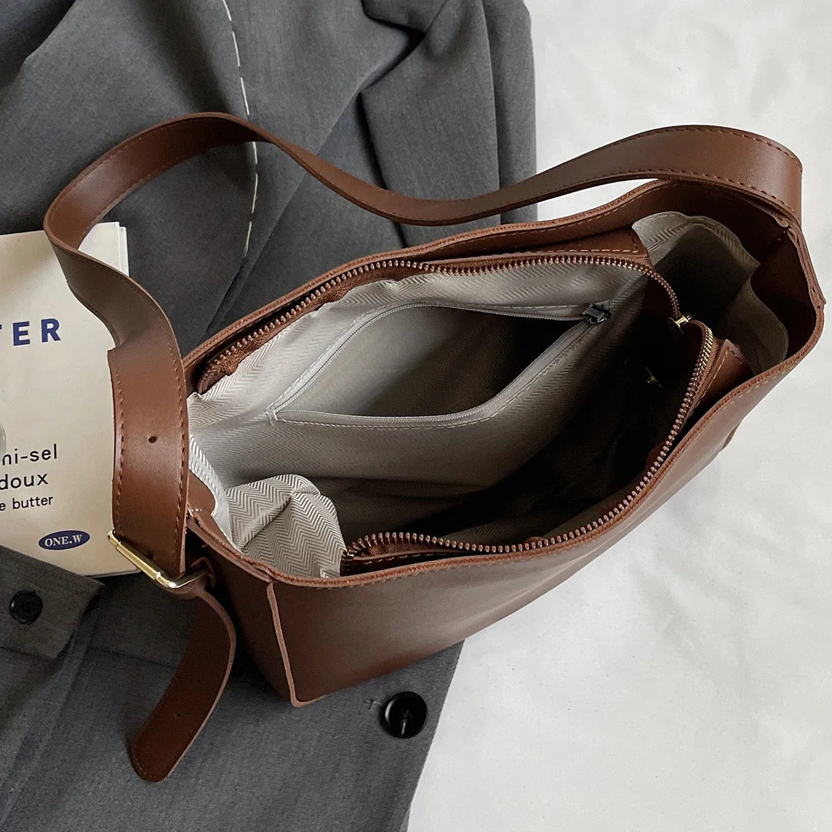 Super Popular Spring and Summer Commuter Bucket Bag for Women 2026 New Style Pu Leather Women's Bag with a High-End Feel, Large Capacity, Single Shoulder Crossbody Bag for Work