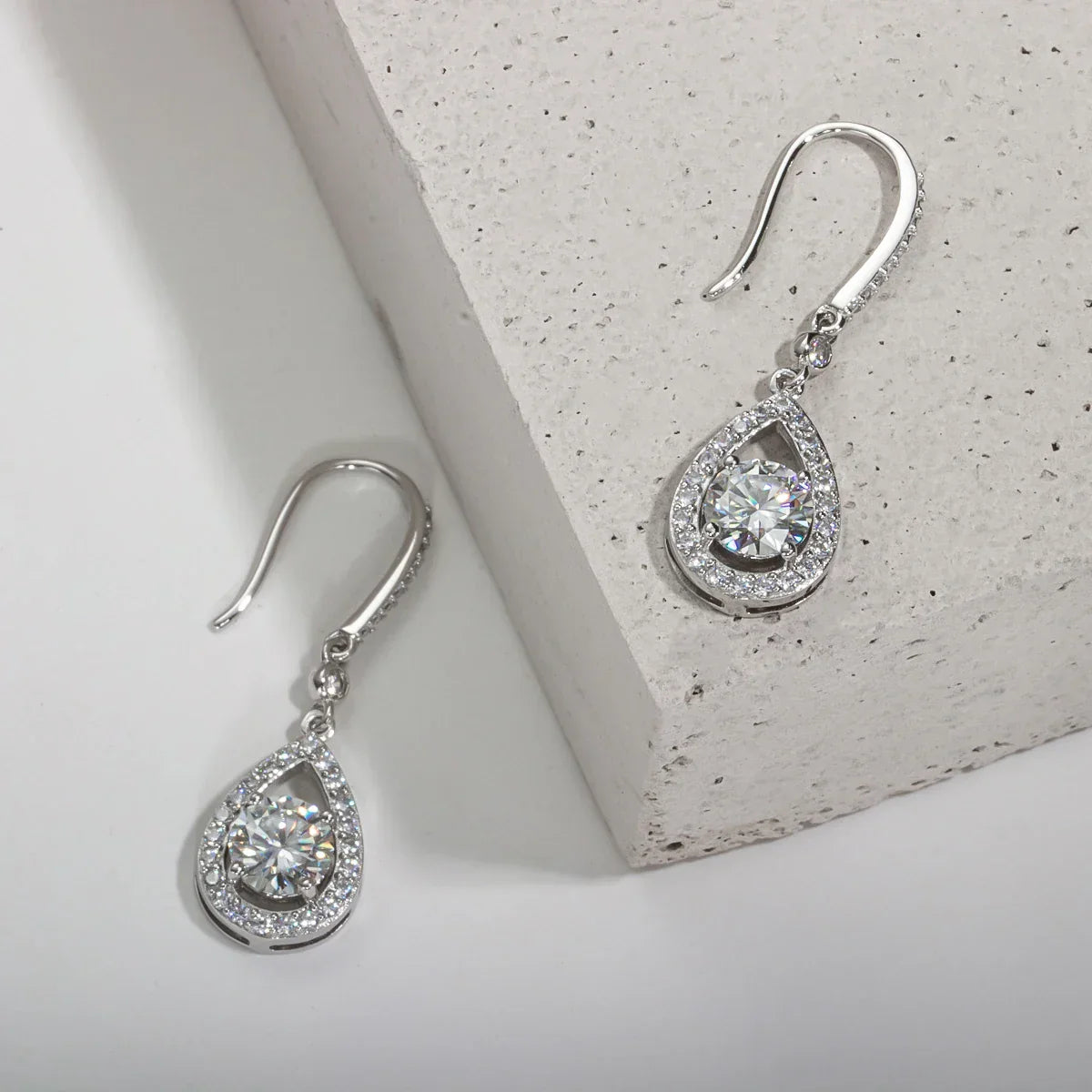 1ct D Color Moissanite Drop Teardrop Shape Earrings 925 Sterling Silve Hook Earrings for Woman Jewelry Gifts Wholesale