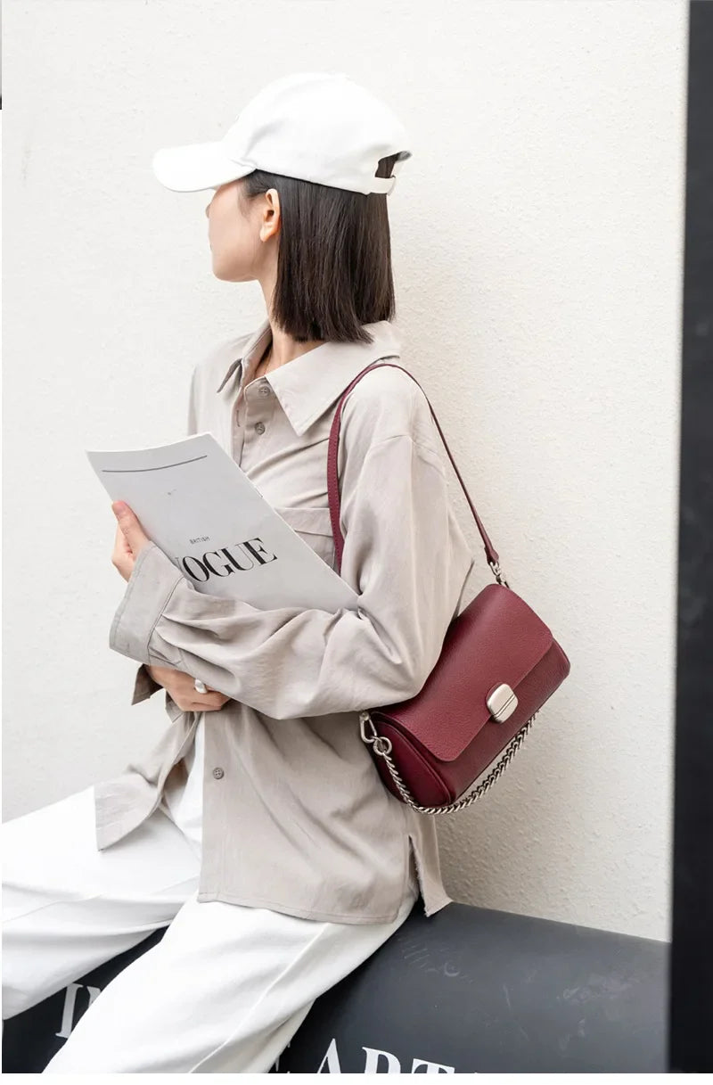Supple Genuine Leather Women's Barrel Crossbody Bag - Commuter-Friendly Small Chain Strap Shoulder Bag for Everyday Chic