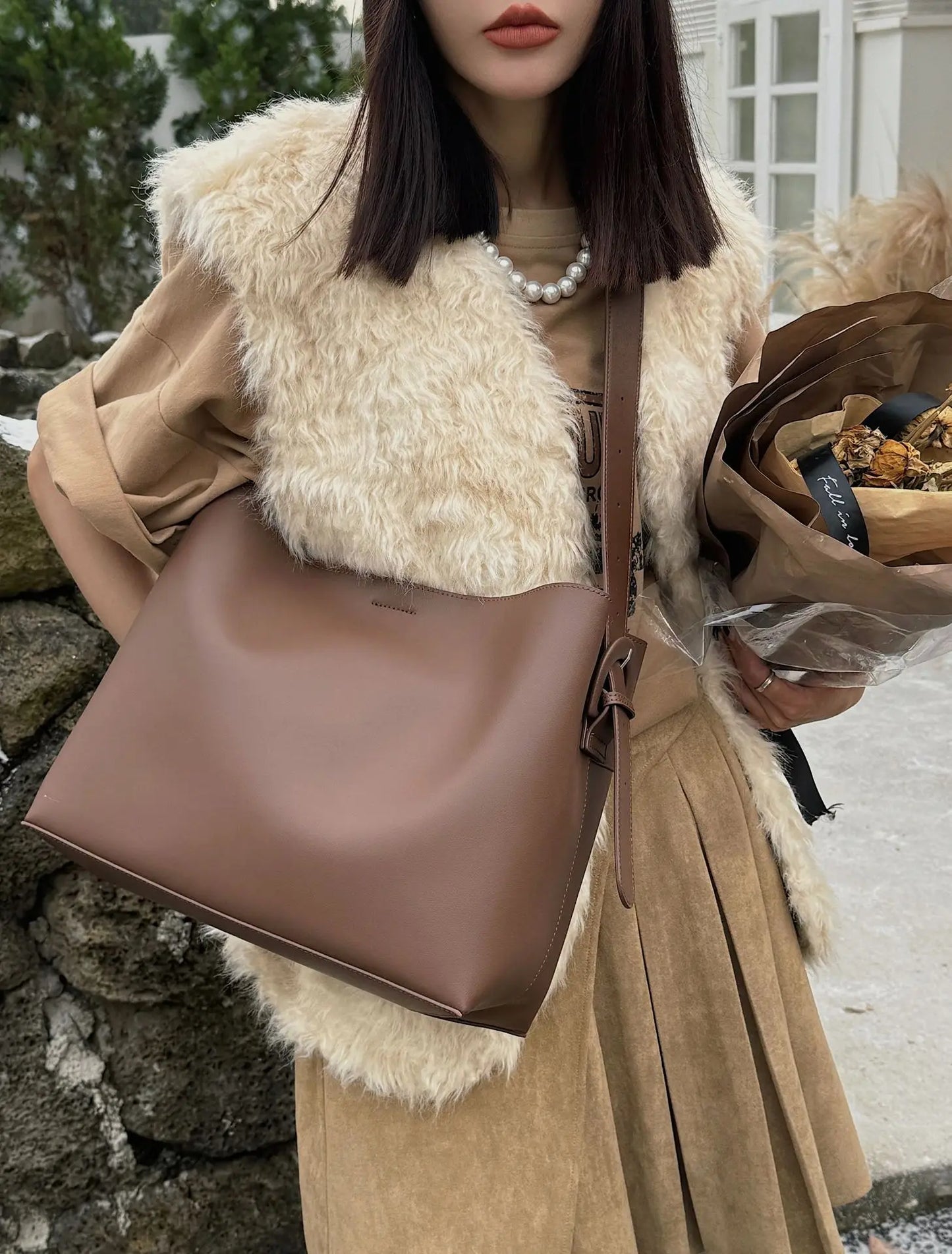 Luxury Genuine Leather Women Bags 2025 Spring Cow Suede Shoulder Bags Women Retro Gold Buckle Large Capacity Totes Lady Handbags