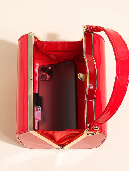 Highlight Cute Simple Patent Leather Pearlescent Leather Handheld Hard Shell Clip Dinner Bag
