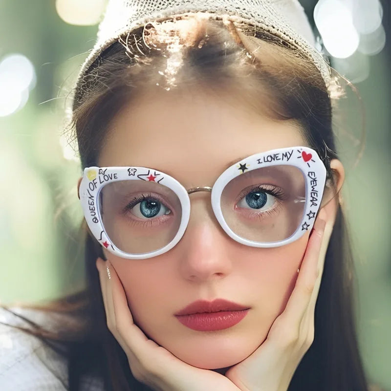 Ins 2025 New Hand-drawn Graffiti Sunglasses Unique Text Personality Fashion Sun Glasses Women Men Cat Eye Gafas De Sol UV400