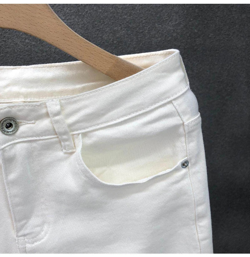 2026 Mens White Denim Shorts Summer Casual Slim Fit Pure Color Five Inch Beach Shorts Simple Stylish Fashion Jeans