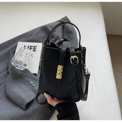 Retro small bag women 2024 new autumn/winter messenger bag fashion HOT portable bucket bag