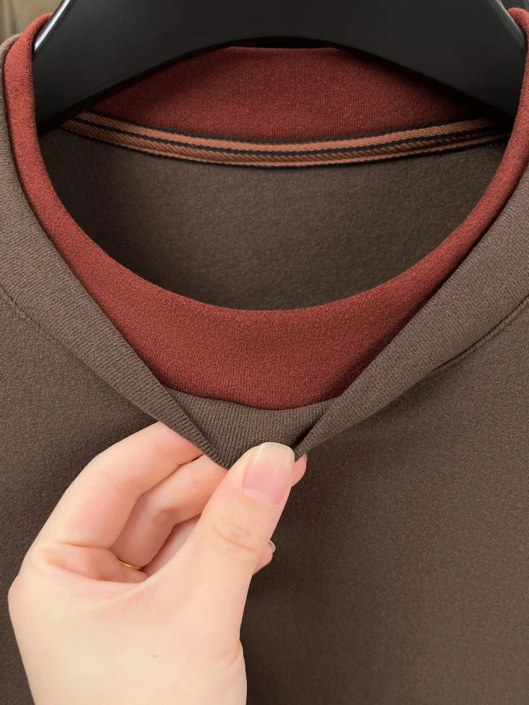 High end brand velvet long sleeve T-shirt men's autumn new fashion Korean bee embroidery comfortable warm round neck pullover