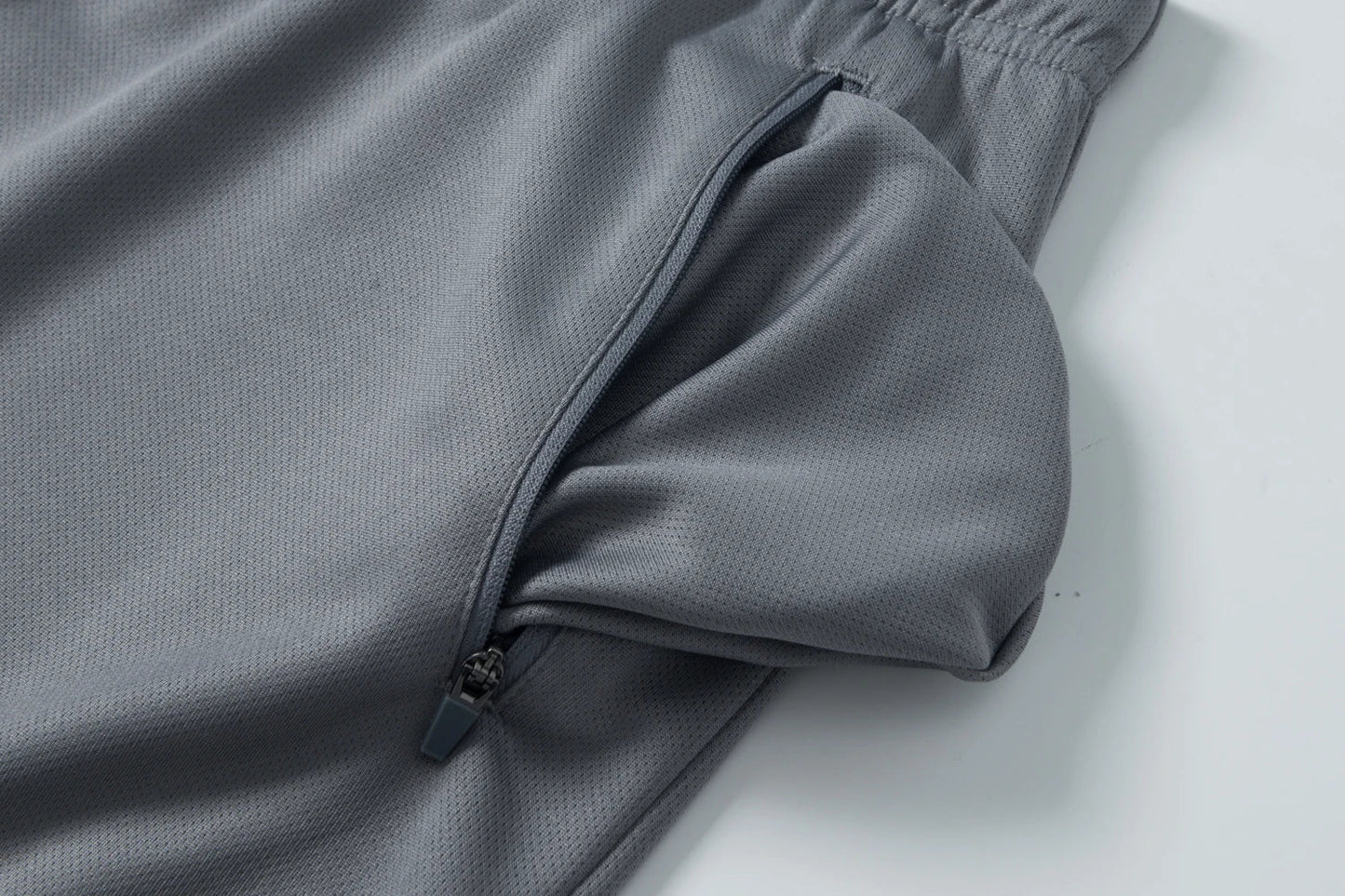 Men's Athletic Running Shorts Mesh Quick Dry Lightweight 5 inches Drawstring Gym Workout Shorts with Zipper Pockets
