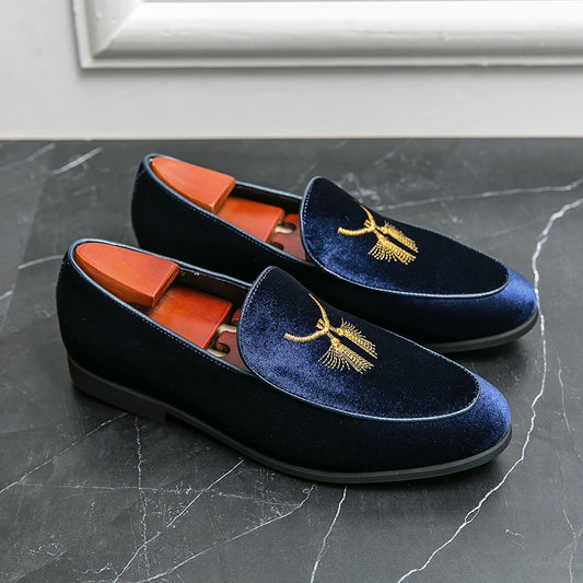 Trendy Men's Velvet Embroidery Driving Shoes Comfortable Business Wedding Dress Blue Green Loafers Sapatos Tenis Masculino