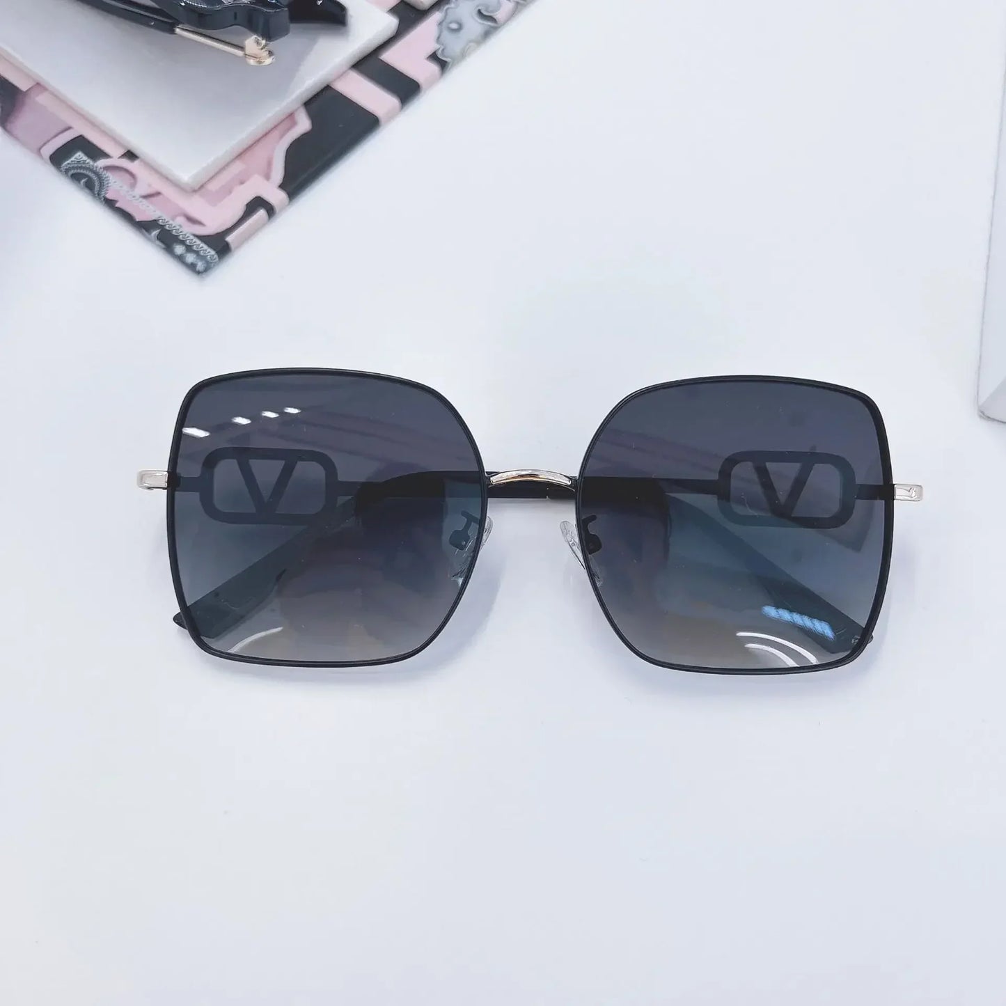 2025 New Fashion Metal Square Polarized Sun Glasses Women Luxury Diamond UV400 Sunglasses Ladies Oversized Eyewears Gafas De Sol