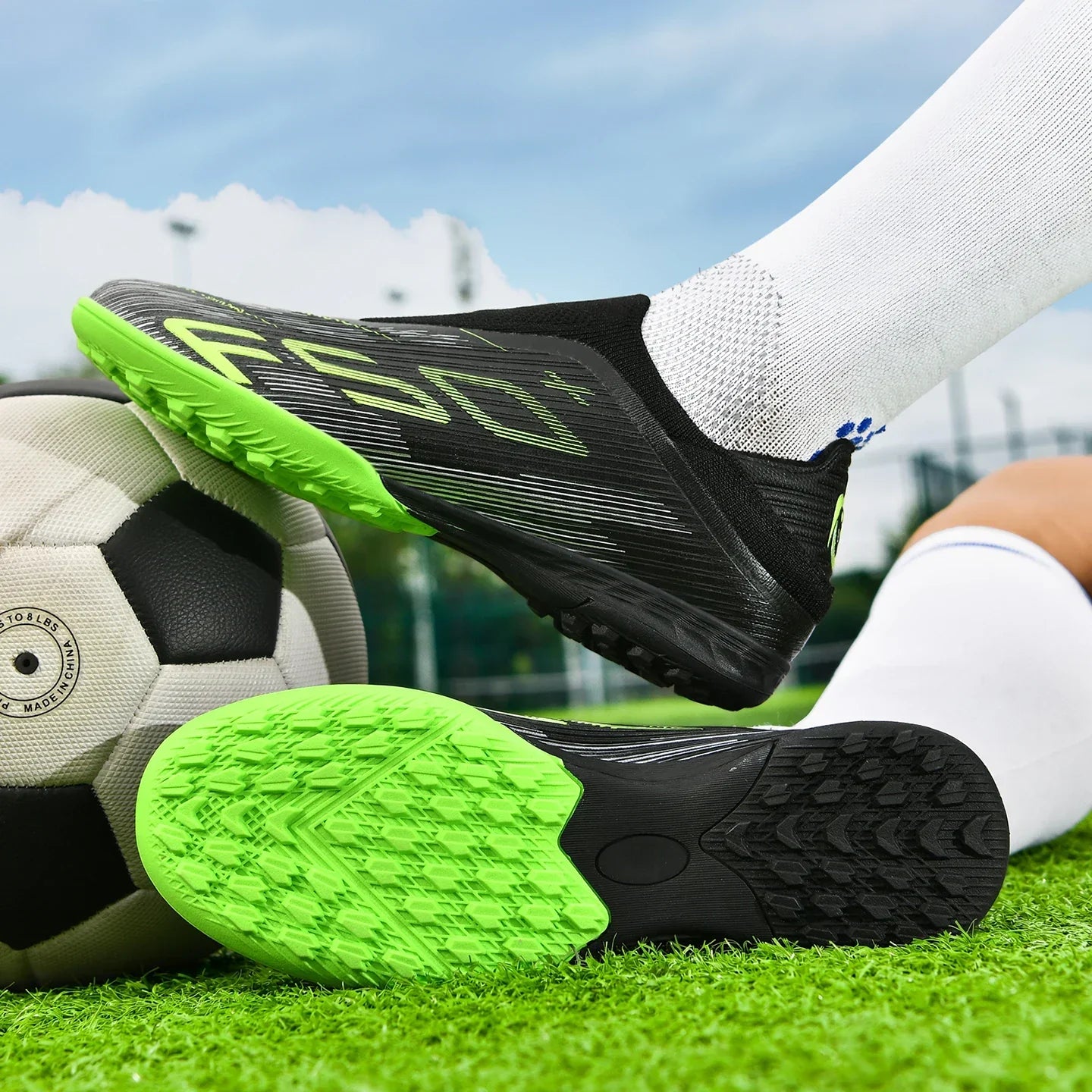 Without-lace F50+ Mens Soccer Shoes Boys Training Non-Slip Turf Soccer Cleats TF/FG Football Sneakers Chuteira Campo 35-45
