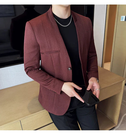 The new Chinese-style collarless suit is fashionable, handsome and versatile. It is a solid-color Korean-style fitted and fashio