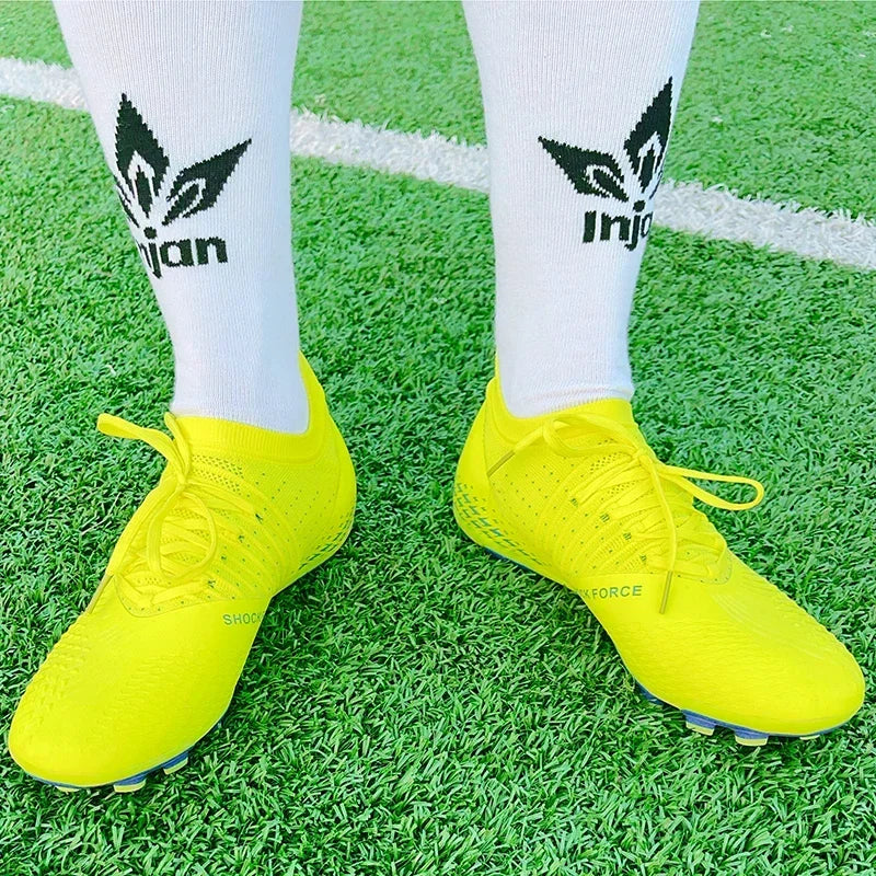 Spiked Comfortable Breathable Competition Soccer Cleats for Training and Matches