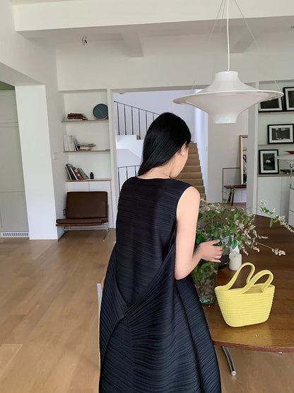 Miyake Pleated Women's Dresses Loose Plus Size High Quality Sense of Elegance Sleeveless Mid-length Skirt 2025 Spring New