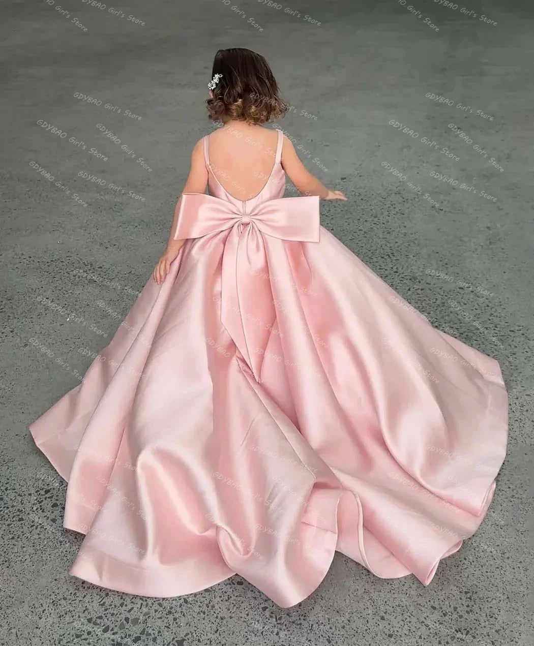 Pink Flower Girl Dresses for Wedding With Bow Backless Brush Train First Communion Frock Custom Pleated Satin Pageant Party Gown