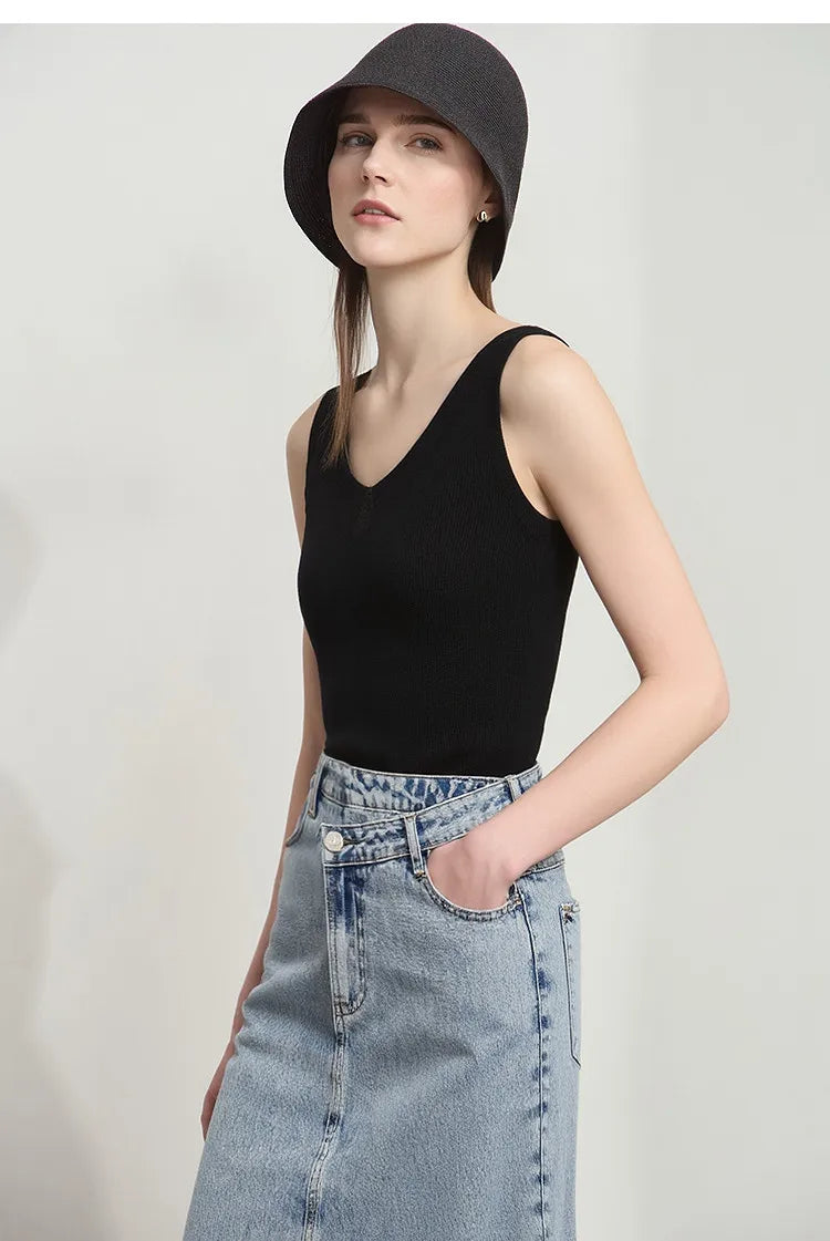 Women's Tank Top 2026 Summer New Solid Color Slim Fit Sleeveless Vest Casual Layering V-Neck Camisole For Women 12642062