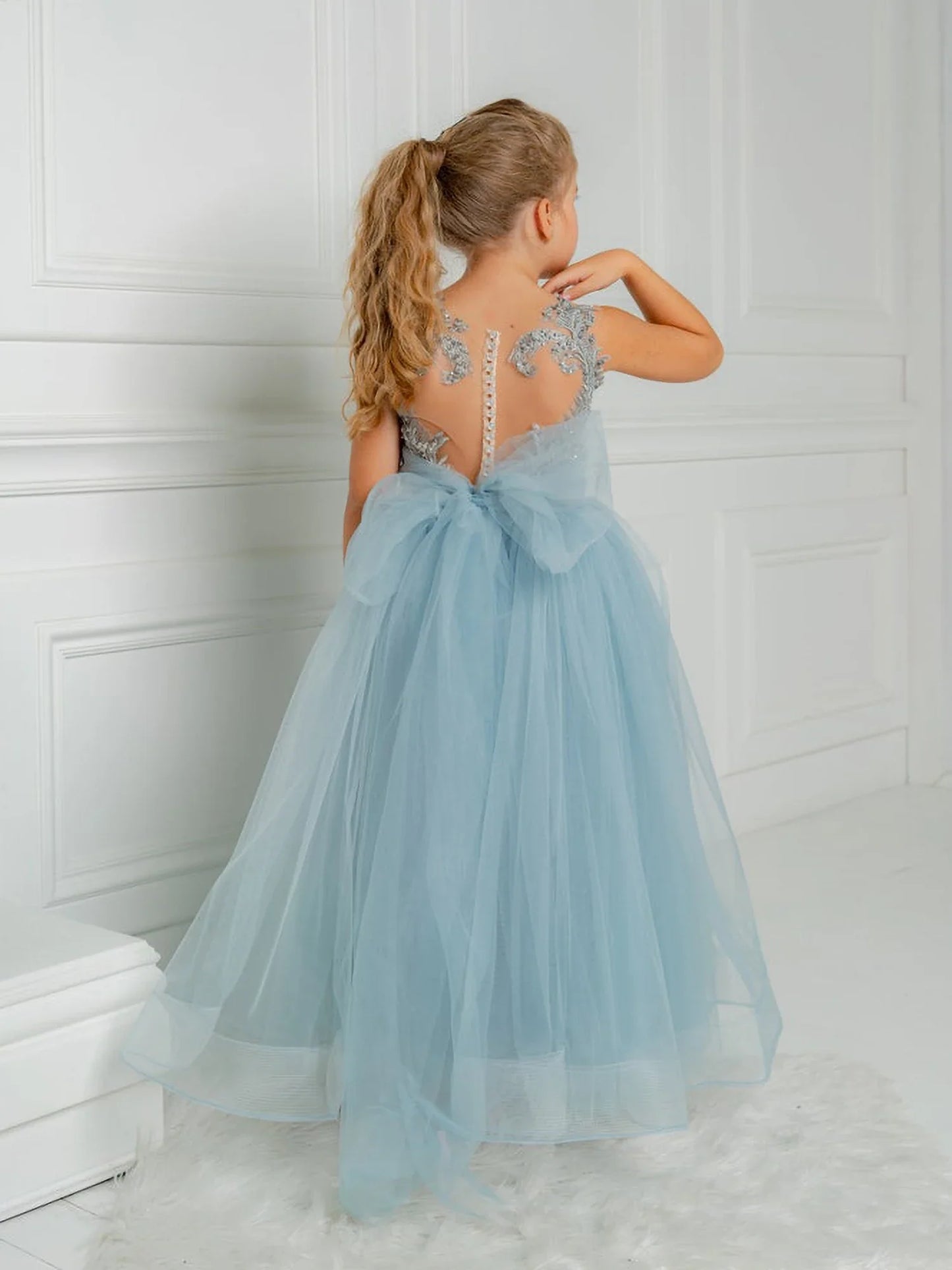 Cute Flower Girl Dresses for Wedding Big Bow Appliques Long Little Pageant Gowns Girls White Tulle First Communion Gowns