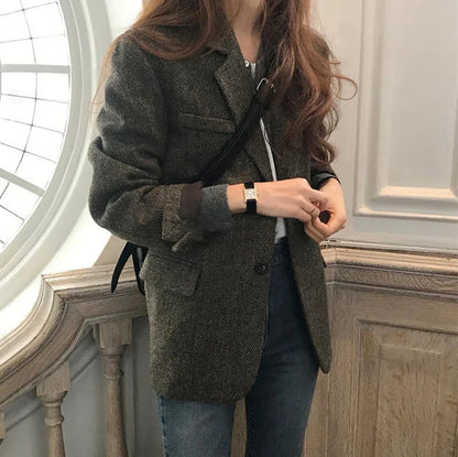 Korean Version Retro Women Long Sleeved Office Lady Short Blazer Coat 2025 Autumn Winter Single Breasted Vacation Tops Versatile