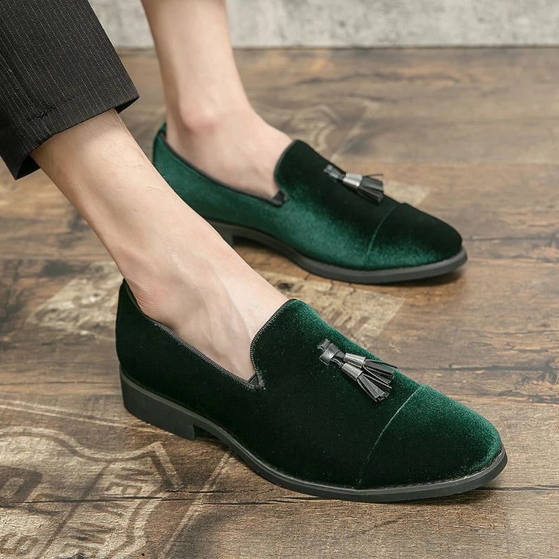 Luxury Brand Suede Green Loafers Men Slip-on Tassel Soft Leather Wedding Shoes Flats Men Shoes Casual Shoes Nubuck Leather Shoes