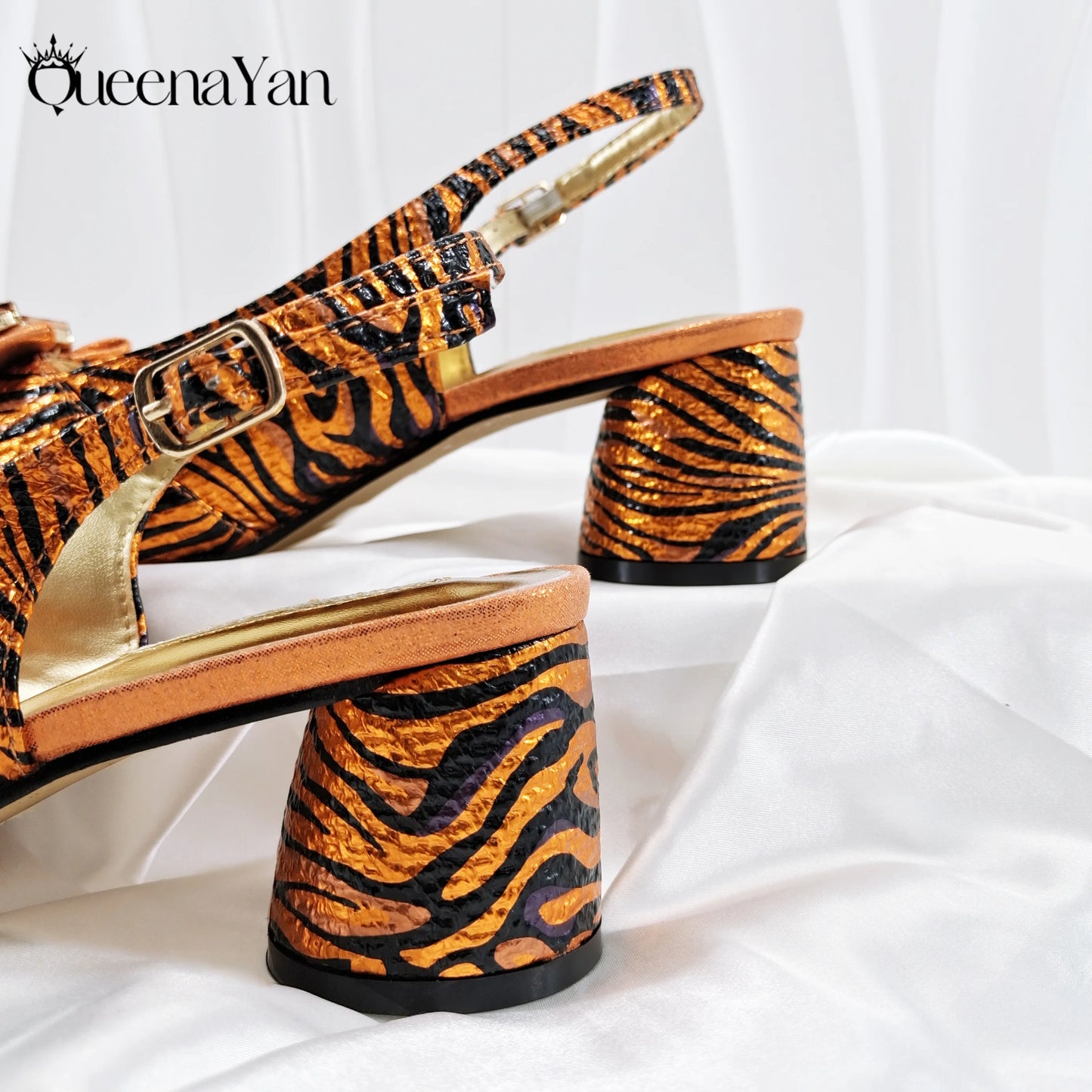 2025 Women Elegant Gold High Heel Shoe and Matching Bag Set with Rhinestone Accents Stylish Peep Toe Design for Party
