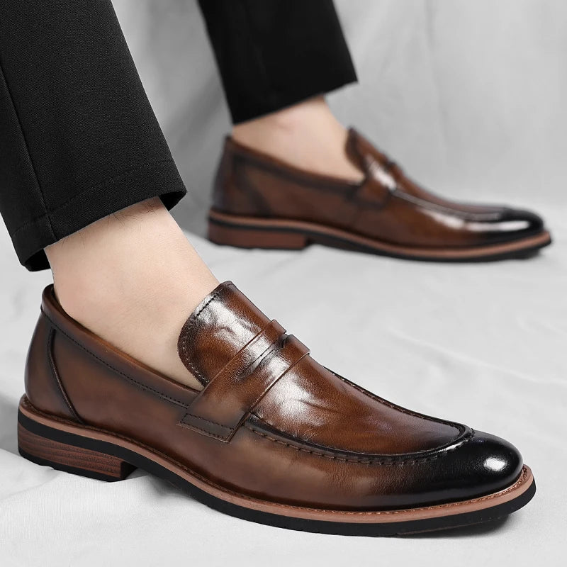 Leather Mens Casual Shoes Leisure Walk Pointed Toe Loafers Thick Bottom and Low Heel Comfy Casual Shoes Classic Business Shoes