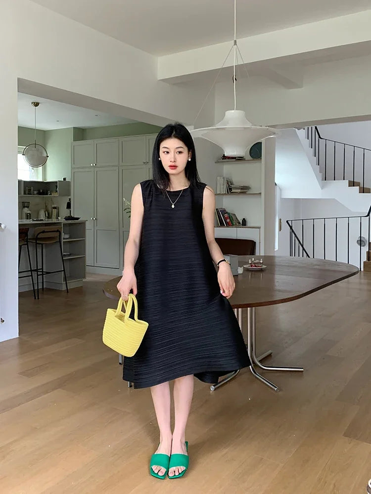 Miyake Pleated Women's Dresses Loose Plus Size High Quality Sense of Elegance Sleeveless Mid-length Skirt 2025 Spring New