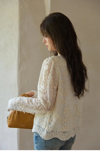 Apricot Lace Jacquard Embroidered Shirt 2025 Autumn Black Fungus Edge Lace-up Vintage Commuter Top Office Lady MXE41X1927