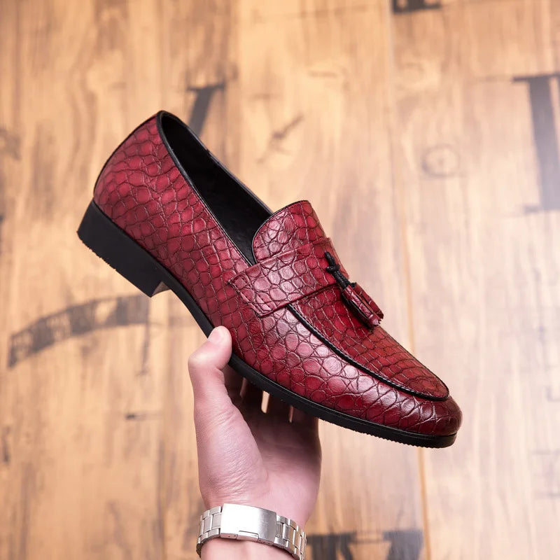 New pointed Business shoes Comfortable soft Leather footwear Men Outdoor non slip Loafers  Moccasins Casual light Flats Zapatos