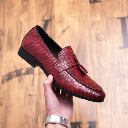 New pointed Business shoes Comfortable soft Leather footwear Men Outdoor non slip Loafers  Moccasins Casual light Flats Zapatos