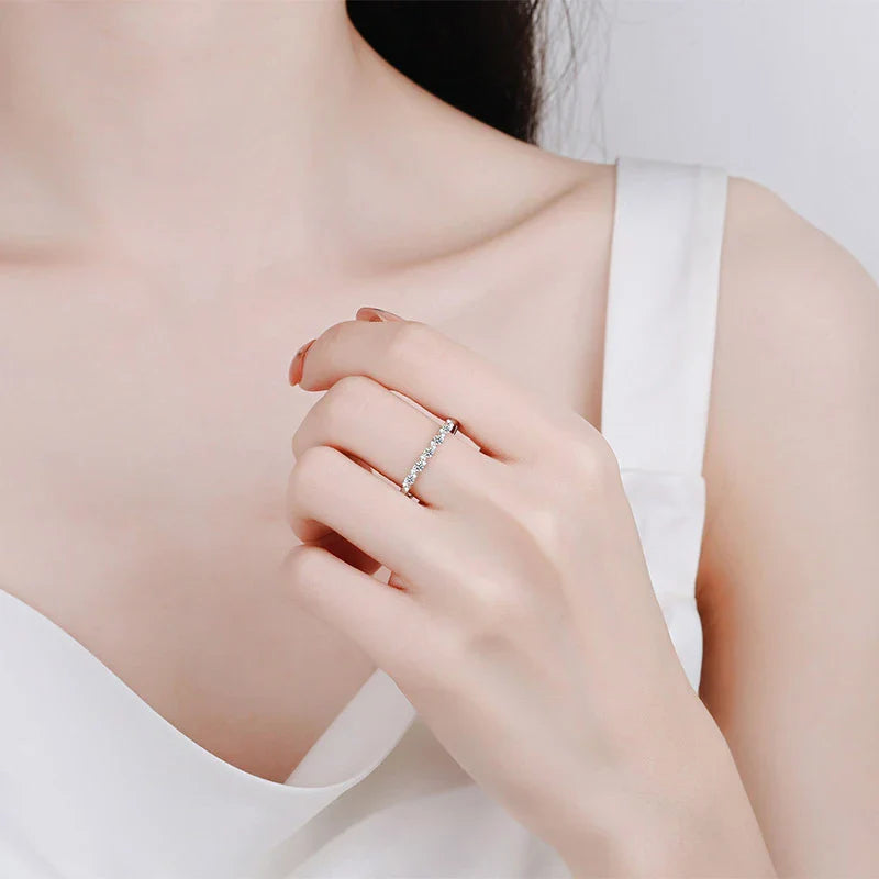 Full D Color VVS1 Moissanite Ring Delicate Lab Diamond Ring 925 Sterling Silver for Women Engagement Wedding Jewelry