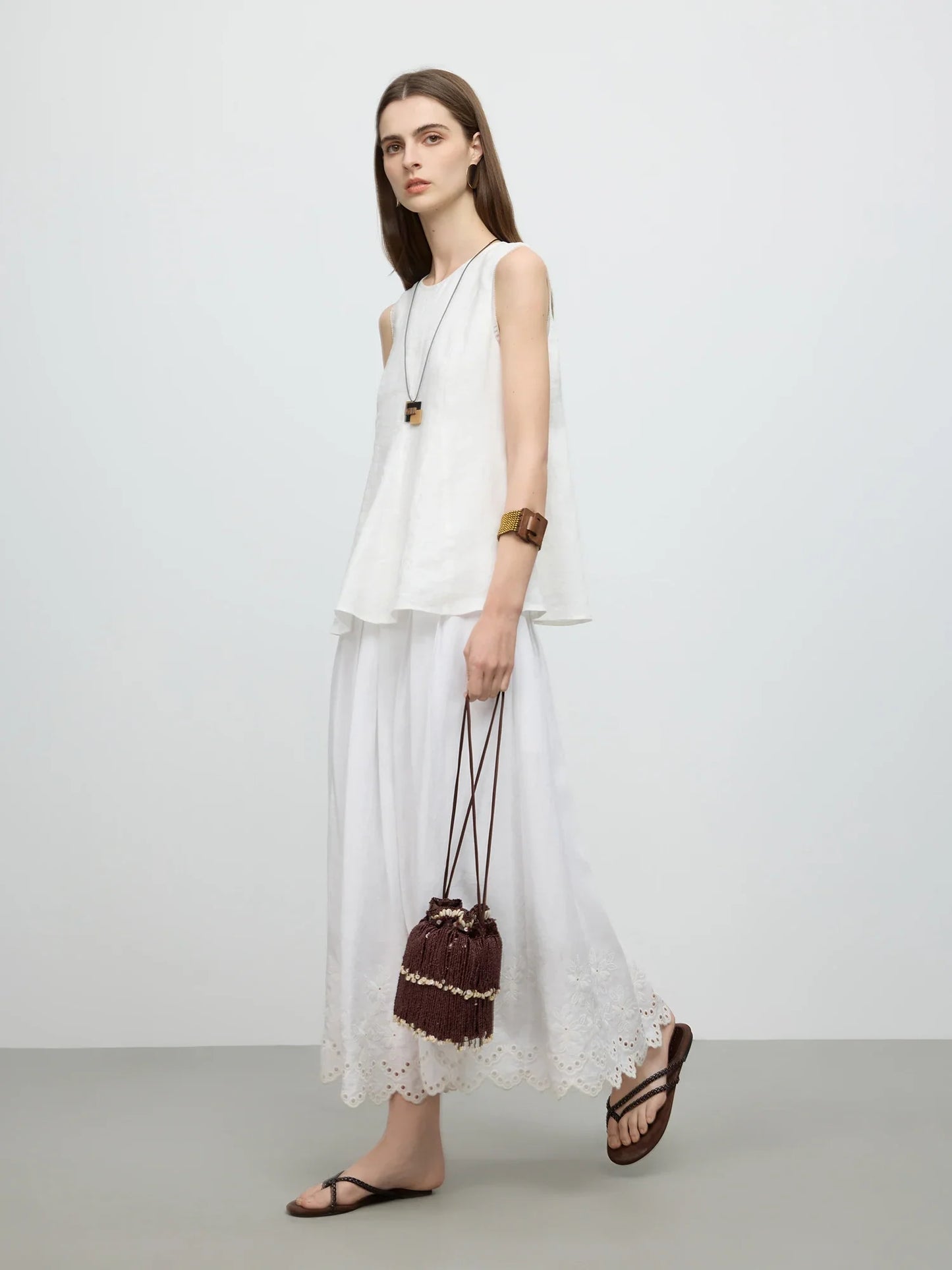 Sleeveless Round Neck Women's Shirt Subtle A Line Style 2025 Summer New Collection Shirts 25FE12079