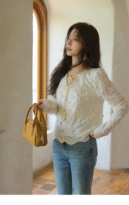Apricot Lace Jacquard Embroidered Shirt 2025 Autumn Black Fungus Edge Lace-up Vintage Commuter Top Office Lady MXE41X1927