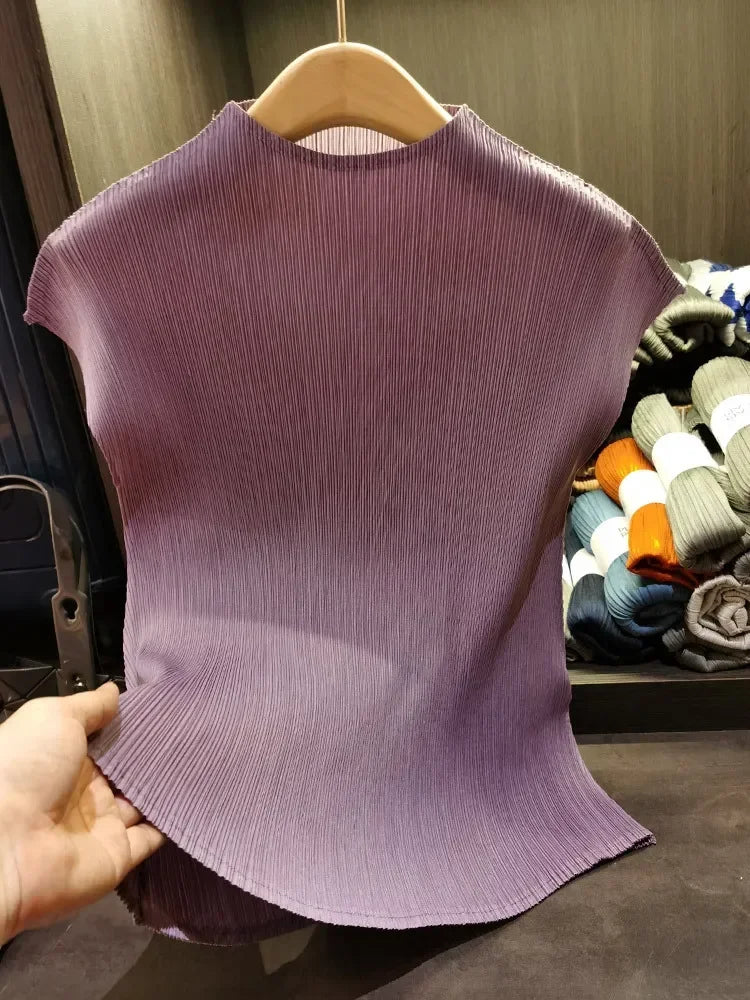 Miyake Versatile Classic Simple Solid Color Stand Up Collar Pleated Top Women Slim Slim Short Sleeve Miyake T-shirt Summer 2025