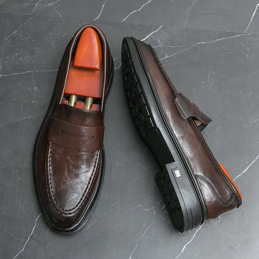 Men's Classic Leather Casual Shoes With Anti-Slip Thick Sole  Outdoor Walking Shoe  Pointed  Toe Comfortable And Durable Loafers
