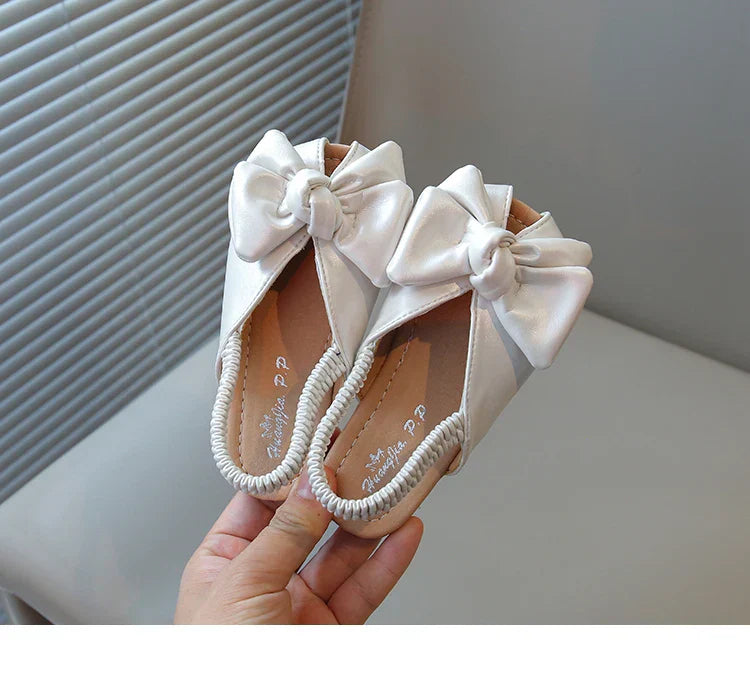 Summer Girl’s Sandals Peep Toe Elastic Band Sliver Beige Kids Sliders Bowknot Graceful Flexiable Trendy Children Shoes Flat