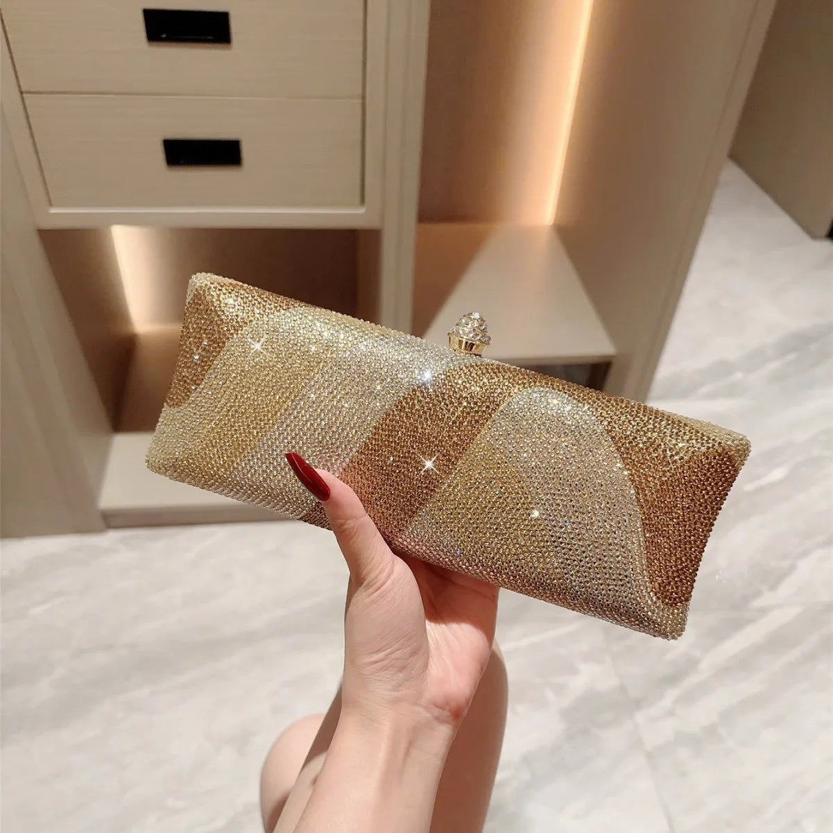 Women Clutch Glitter Sequins Evening Party Handbags Portable Gold Color Diamond Wedding Clutches Purse New Chain Shoulder Bags