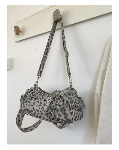 Vintage Leopard Rivet Motorcycle Handbag Barrel Shaped Boston Casual Messenger Bags for Female Shoulder Bag Fashion Ladies Totes