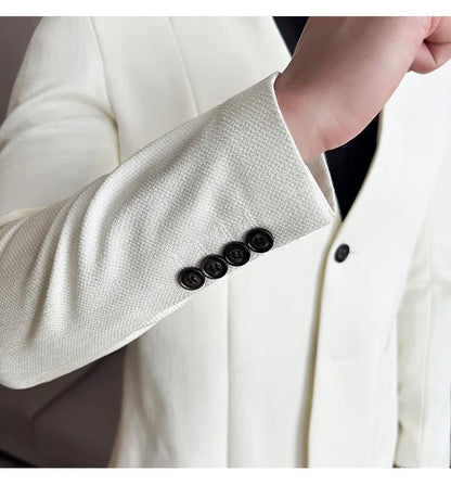 The new Chinese-style collarless suit is fashionable, handsome and versatile. It is a solid-color Korean-style fitted and fashio