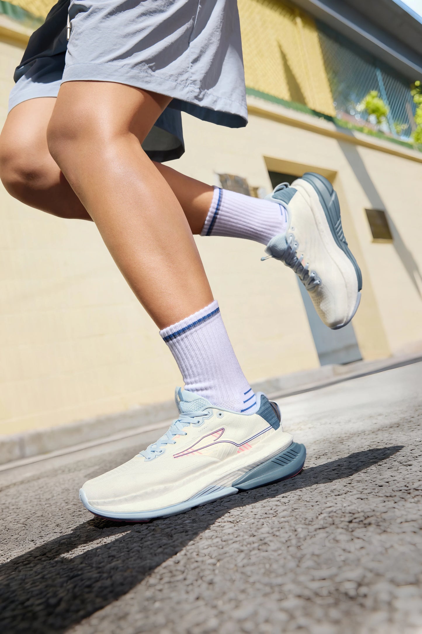 6.0 Men Running Shoes New Mesh Soft Breathable Rebound Shock-absorber Stable Versatile Male Sneaker 672612202