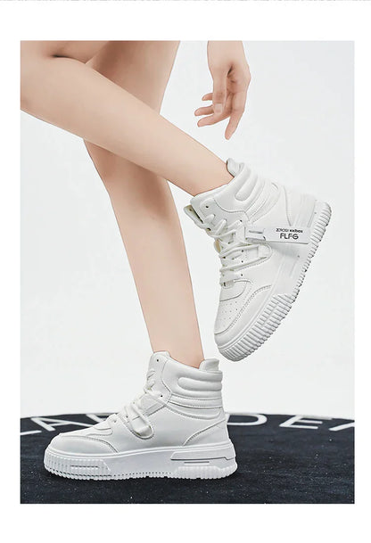 New Fashion Casual Sneakers High Top Skateboard Shoes Student Boots Men and Women Trend Wear Resistant Two-color Couples