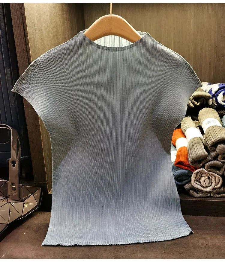 Miyake Versatile Classic Simple Solid Color Stand Up Collar Pleated Top Women Slim Slim Short Sleeve Miyake T-shirt Summer 2025