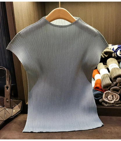 Miyake Versatile Classic Simple Solid Color Stand Up Collar Pleated Top Women Slim Slim Short Sleeve Miyake T-shirt Summer 2025