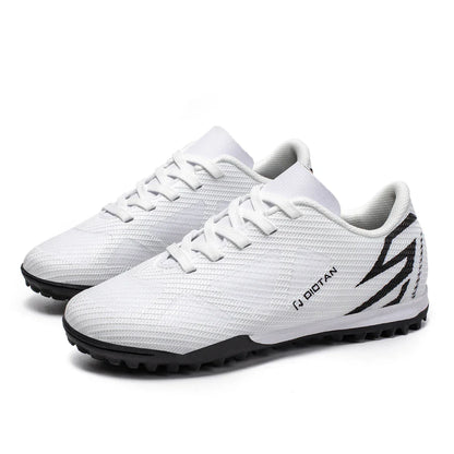 Low-top, soccer shoes, unisex, TF and FG, slip-resistant and wear-resistant, available in 3 colors. Sole spikes Not above ankle
