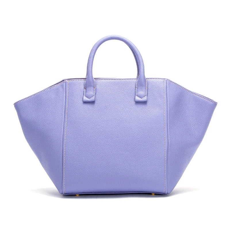 Unique Body Large Capacity Ladies Handbag Essential for Daily Travel Classic Retro Style Exquisite Workmanship