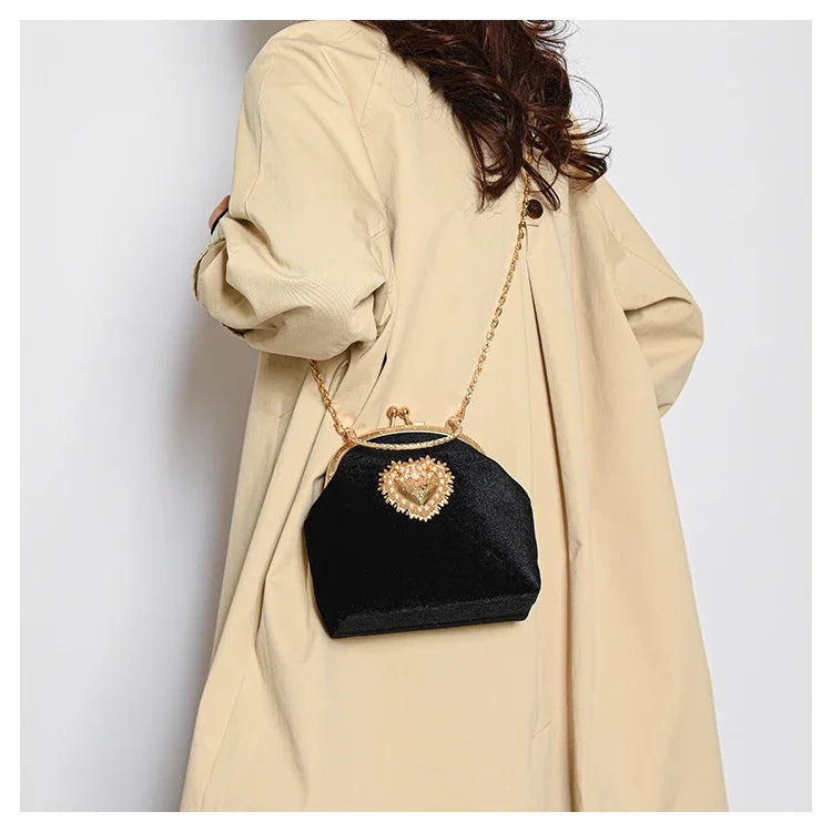 Chains Velvet Frame Heart Dinner Hand Bags Diamonds High Quality Shoulder and Crossbody Bags for Women 2024 Fashion Hot Sale