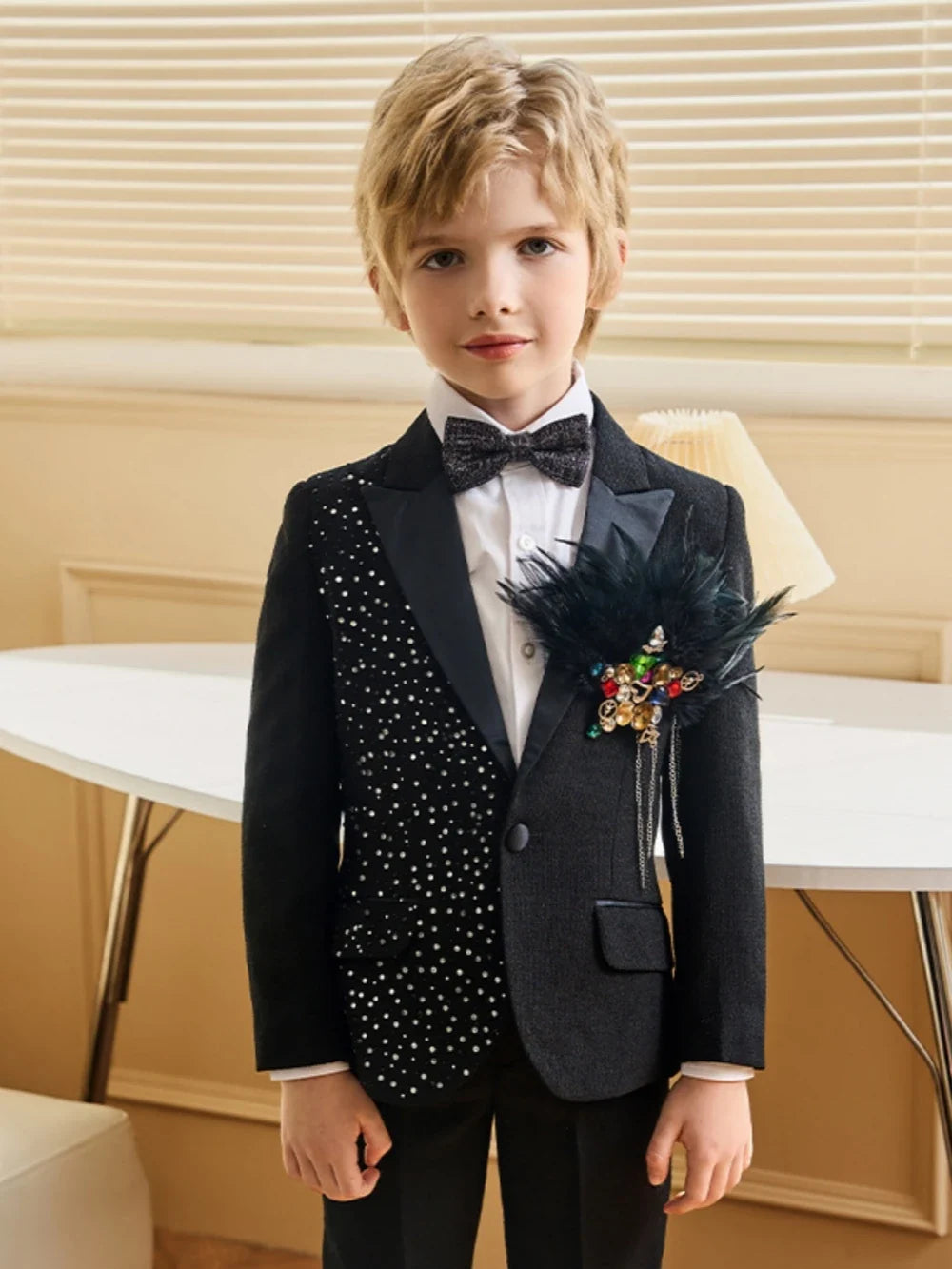 Exquisite Beaded Boys Suits 3 Pieces Jacket Pants Bow-tie Birthday Party Wear Handsome Kids Suit Set For Performance