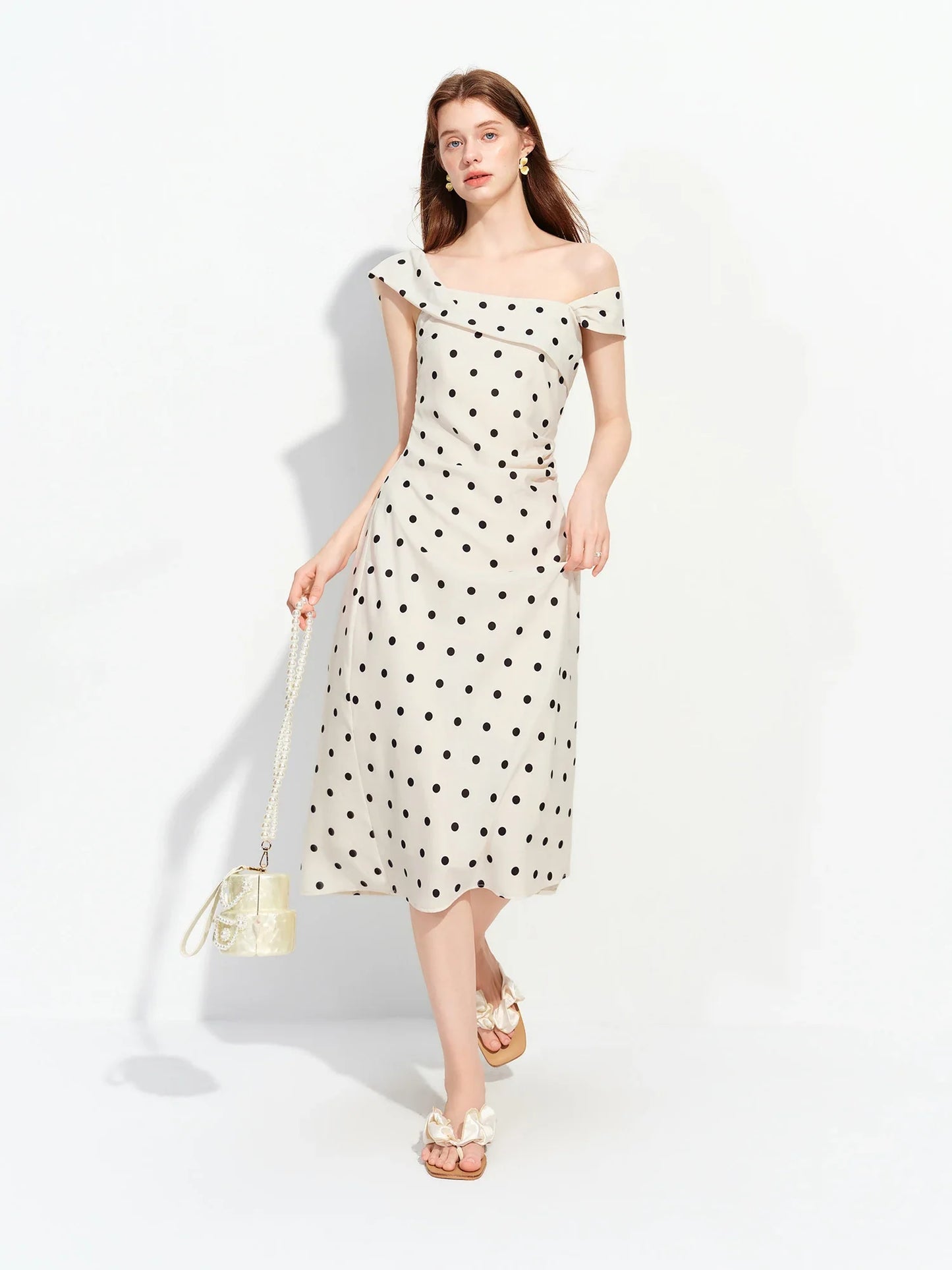 Women's 2026 Summer New French Vintage Polka Dot One-Shoulder Waist Dress Elegant High Waist A-Line Slim Fit Date Dress