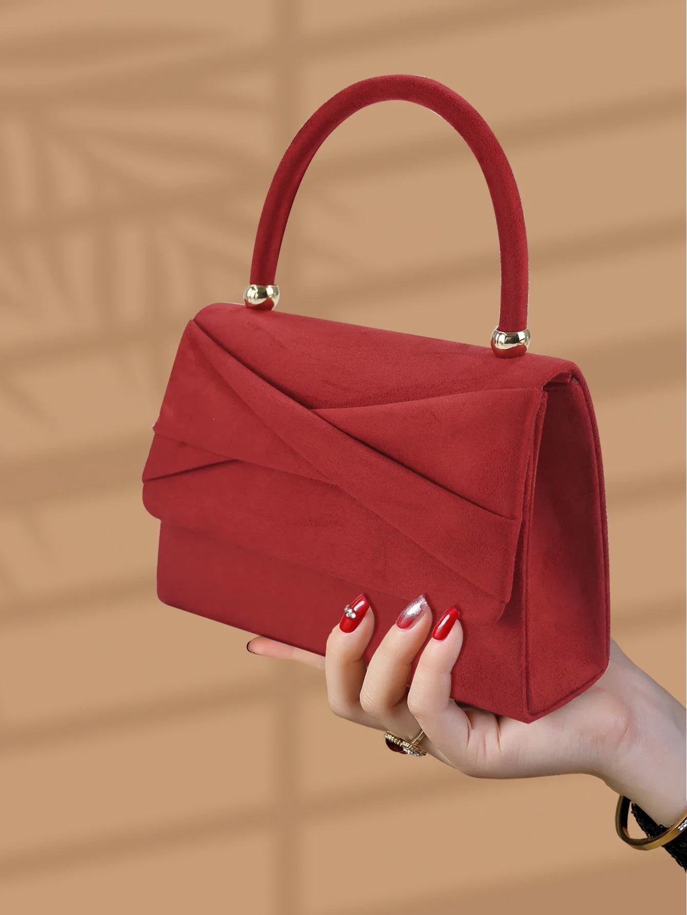Fashionable and elegant plush design evening bag, trendy and versatile handbag suitable for all occasions, the best gift.