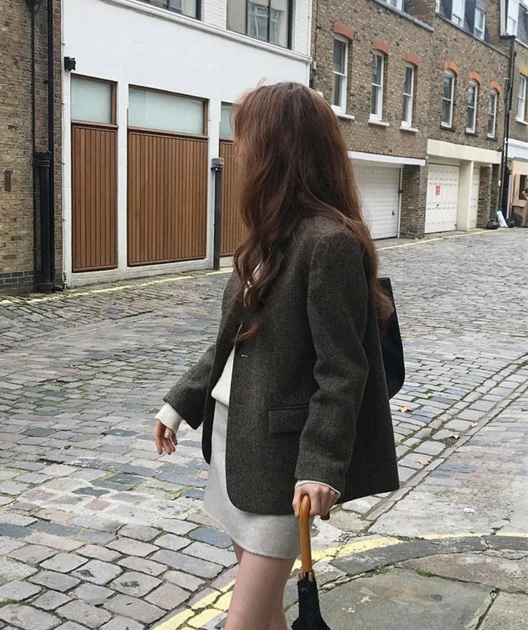 Korean Version Retro Women Long Sleeved Office Lady Short Blazer Coat 2025 Autumn Winter Single Breasted Vacation Tops Versatile